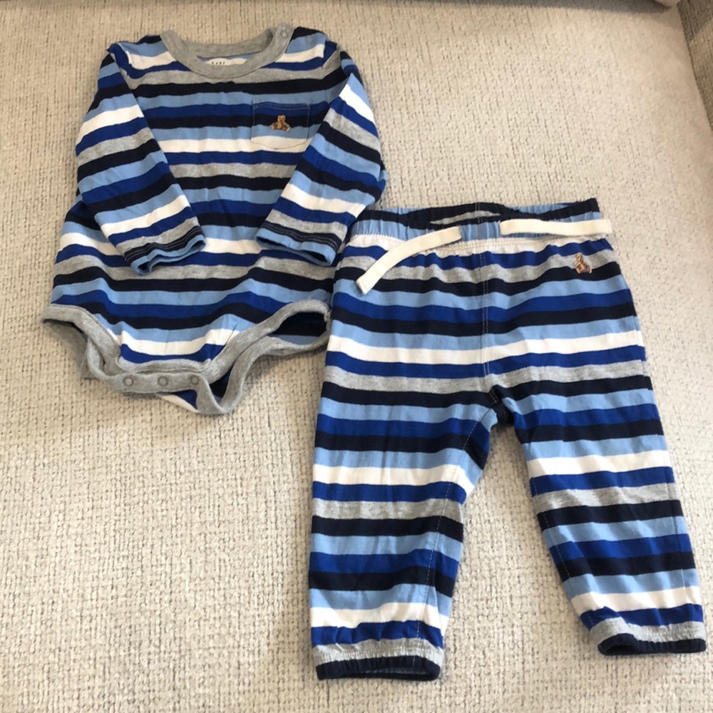 Baby gap matching set